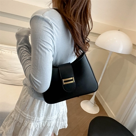 Bolso De Axila Para Mujer De Cuero PU Color Sólido Bolso De Hombro Correa Ajustable Hebilla Dorada Estilo Urbano Retro