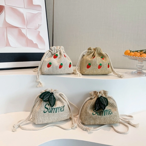 Erdbeer Stickerei Stroh Gewebte Eimertasche Sommer Blatt Dekor Kordelzug Umhängetasche Kleine Schulterhandtasche Für Frauen