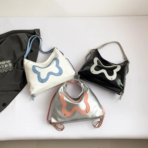 Damen Schultertasche Achseltasche PU Leder Schmetterlingsmuster Nietendekor Kettengurt Y2K Stil Große Kapazität Hobo