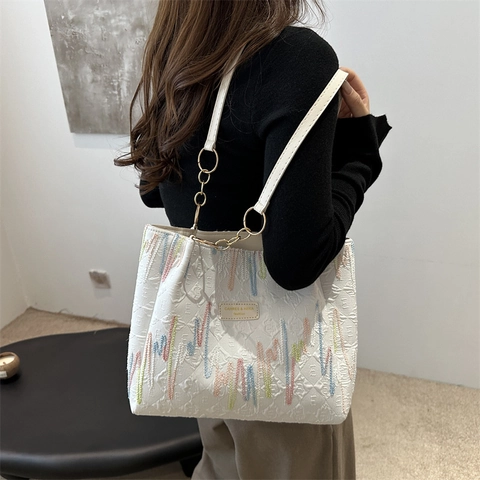 Women Fashion Tote Bag PU Leather Large Capacity Colorful Wave Embroidery Shoulder Bag With Gold Chain Urban Casual