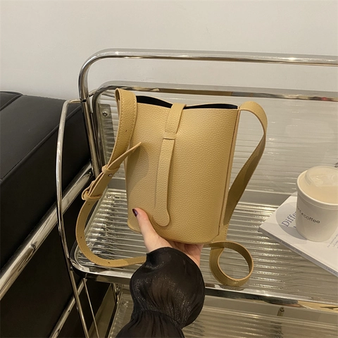 Women Bucket Bag Litchi Pattern PU Leather Minimalist Retro Crossbody Shoulder Bag With Adjustable Strap Magnetic Closure