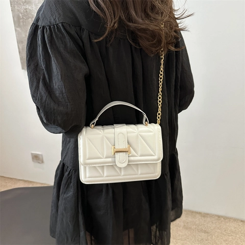 Women Quilted PU Leather Crossbody Bag Fashion Geometry Texture Handbag With Gold Chain Strap And Metal Buckle Lock