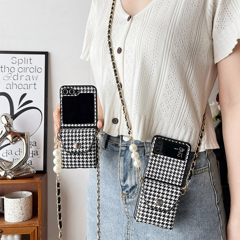 Funda Plegable Para Teléfono Pata De Gallo Con Cadena Cruzada De Perlas Artificiales Y Metal Bolsillo Cartera De Lujo