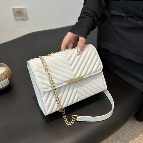 Fashion Women V-Quilted PU Leather Shoulder Bag Gold Metal Chain Strap Small Square Crossbody Bag For Daily Travel Party