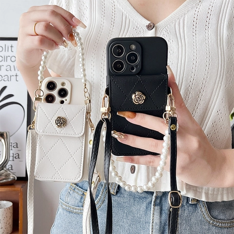Coque De Téléphone Portefeuille En Cuir PU Matelassé Avec Boucle Fleur En Métal Porte-Cartes Poignée Künstliche Perle Et Bandoulière