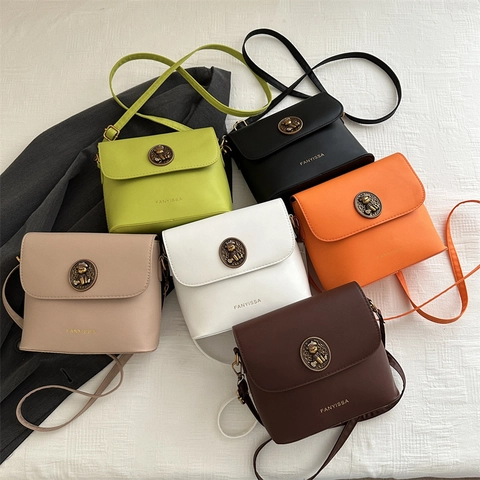 Women Crossbody Bag PU Leather Vintage Metal Bear Emblem Flip Top Square Shoulder Purse Simple Daily Fashion