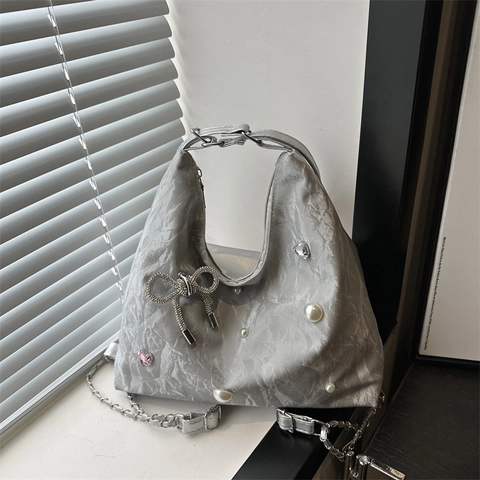 Bolso De Hombro Para Mujer Cuero PU Fruncido Lazo Mariposa Strass Perlas Artificiales Colgante Corazón Cadena Moda Bolso De Axila