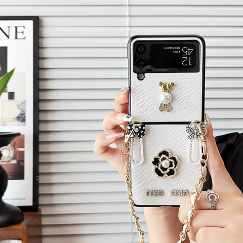 Funda Plegable Para Teléfono Con Cadena Cruzada Textura De Cuero Flor De Camelia Oso De Perlas Artificiales Diamantes De Imitación Estilo De Lujo