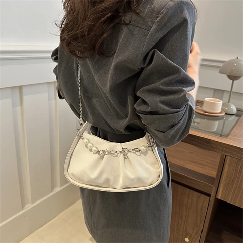 Ruched Pleated Crossbody Bag Women PU Leather Artificial Pearl Flower Chain Shoulder Bag Minimalist Solid Color Cloud Handbag