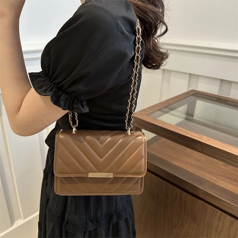 Women Crossbody Bag PU Leather V-Quilted Chevron Pattern Small Square Shoulder Purse Metal Chain Strap Gold Hardware