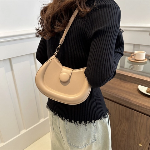 Women's Crescent Crossbody Bag Minimalist PU Leather Half Moon Shoulder Bag With Round Buckle Fashion Chic
