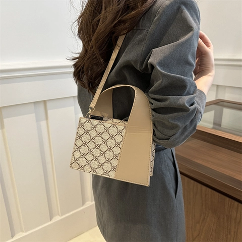 Damen Vintage Monogramm Handtasche PU Leder Leinwand Patchwork Umhängetasche Box Bag Breiter Griff Elegante Pendler Schultertasche