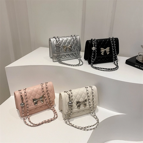 Damen Gesteppte PU Leder Umhängetasche Mode Metallschleife Verstellbare Kette Elegante Kleine Quadratische Schultertasche