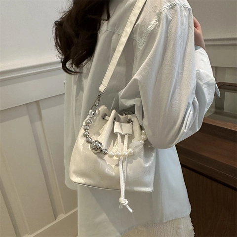 Women Artificial Pearl Handle Drawstring Bucket Bag PU Leather Metallic Crossbody Shoulder Handbag Elegant Fashion Trendy