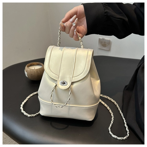 Damen Mode Mini Rucksack Perlmutt PU Leder Umhängetasche Mit Metallkette Für Den Alltag Lässig Dating Mädchen Geschenk