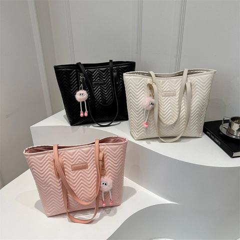 Women Quilted Tote Bag PU Leather Wave Pattern Large Capacity Shoulder Handbag With Plush Monster Charm Fashion Commuter