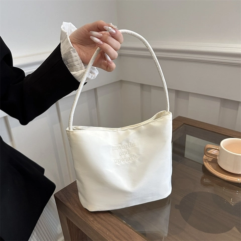 Bolso de Axila Minimalista de Satén para Mujer Gran Capacidad Bordado de Letras Bolso de Hombro Onwards And Upwards Tote Bag Diario