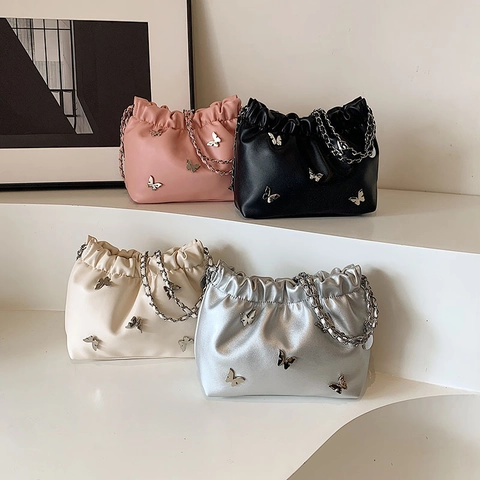 Damen Plissee Eimertasche Mit Schmetterling Dekor PU Leder Kordelzug Schulter Umhängetasche Kettenriemen