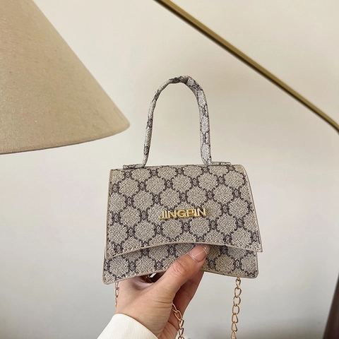Mini Crossbody Tas Voor Dames Retro Monogram PU Leer Handtas Met Gouden Ketting Arched Bottom Elegant Trendy