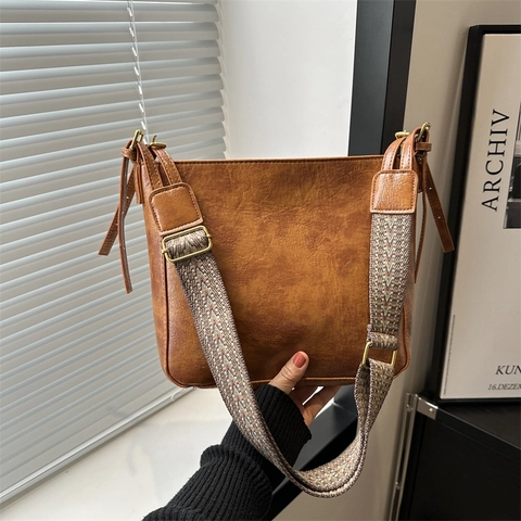 Retro PU Leather Bucket Bag With Wide Geometric Woven Strap Large Capacity Crossbody Shoulder Bag For Women