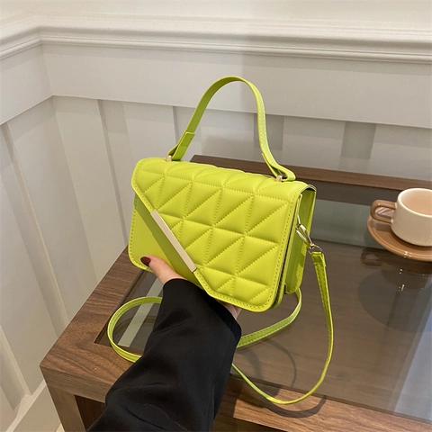 Women Quilted Handbag Small Square PU Leather Crossbody Bag Rhomboid Pattern Single Shoulder Bag With Metal Decor