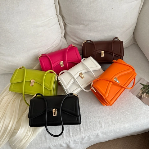 Bolso De Hombro De Axila De Cuero PU Para Mujer Bolso De Mano Rectangular Con Solapa Minimalista Moda Retro Casual Color Sólido Cierre De Metal