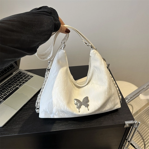 Damen Plissee PU Leder Hobo Tasche Mit Metall Schmetterling Ornament Mode Schultertasche Unterarmtasche Alltagsgebrauch