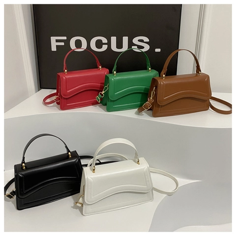 Borsa A Tracolla Da Donna Pelle PU Patta Con Cuciture Ondulate Manico Superiore Tracolla Regolabile Elegante Chic