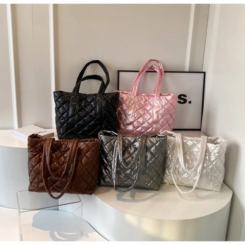 Women Large Capacity Quilted Puffer Tote Bag Metallic Glossy Diamond Pattern Lightweight Shoulder Bag Casual Travel Handbag