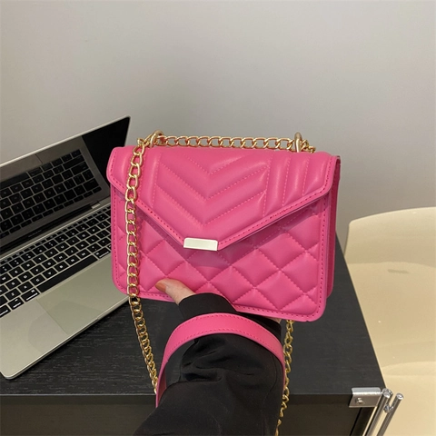 Quilted PU Leather Shoulder Bag For Women Fashion V-Pattern Small Square Crossbody Bag With Gold Chain Strap Elegant