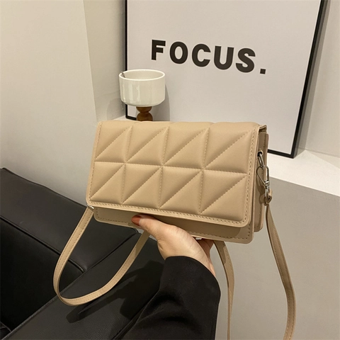 Women PU Leather Quilted Shoulder Crossbody Bag Trendy Diamond Pattern Small Square Commuter Flap Handbag Elegant