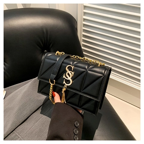 Damen Gesteppte Schultertasche PU Leder Umhängetasche Goldkette Dreiecksnähte Quaste Elegante Mode Tasche