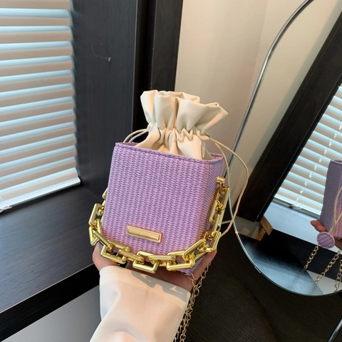 Woven PU Leather Bucket Bag Chic Women Small Square Crossbody Purse With Chunky Gold Chain And Drawstring Closure