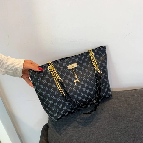 Große Damen PU Leder Shopper Tasche Vintage Bedruckt Pendeln Schulterhandtasche Mit Kettengurt Und Hirschanhänger