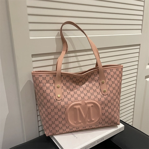 Große Kapazität Monogramm Buchstaben Druck Tote Bag Für Damen Geprägtes Logo Kunstleder Pendler Schultertasche Täglich Tasche