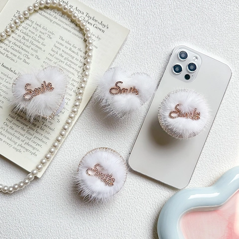 Supporto Per Telefono Griptok In Peluche Pelliccia Sintetica Bianca Con Strass Smile Cuore Rotondo Adesivo Retrattile Accessorio