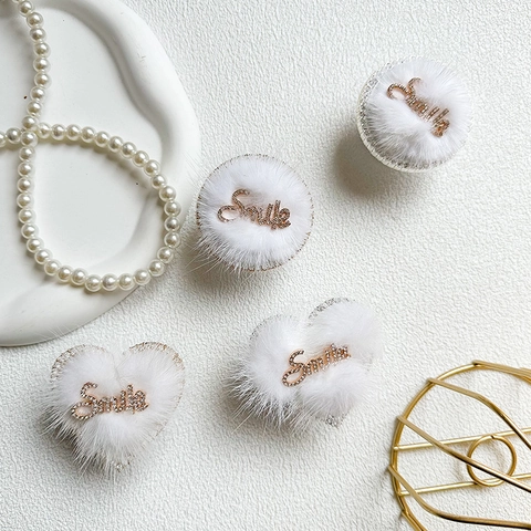 Supporto Per Telefono Griptok In Peluche Pelliccia Sintetica Bianca Con Strass Smile Cuore Rotondo Adesivo Retrattile Accessorio