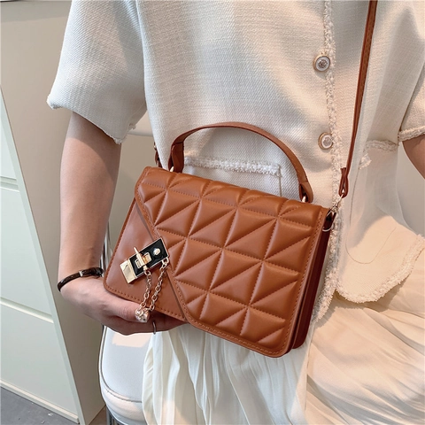 Women Quilted Shoulder Bag PU Leather Triangle Pattern Square Handbag Crossbody With Metal Lock And Chain Decor