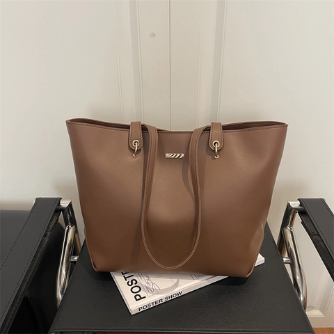 Large Capacity Tote Bag PU Leather Minimalist Commuter Shoulder Bag Solid Color Metal Decor Handbag For Women