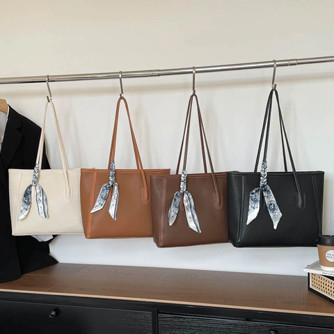 Minimalistische Tragetasche Mit Großer Kapazität PU Leder Lychee Muster Mit Satinnschal Dekor Schulterhandtasche Für Damen