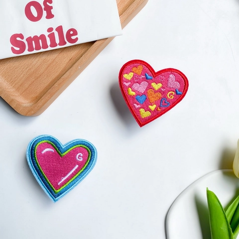 Supporto Per Telefono Ricamato In Tessuto A Forma Di Cuore Espandibile Pieghevole Motivo Cuore Colorato Carino