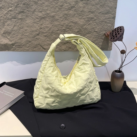 Sterne Gesteppte Umhängetasche Leichte Nylon Hobo Tasche Große Kapazität Verstellbarer Gurt Japanisch Lässig Schick Damen