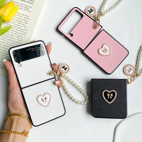 Funda De Lujo Para Teléfono Plegable Para Samsung Galaxy Z Flip Textura Cuero Saffiano Corazón Lazo Perla Artificial Correa Elegante