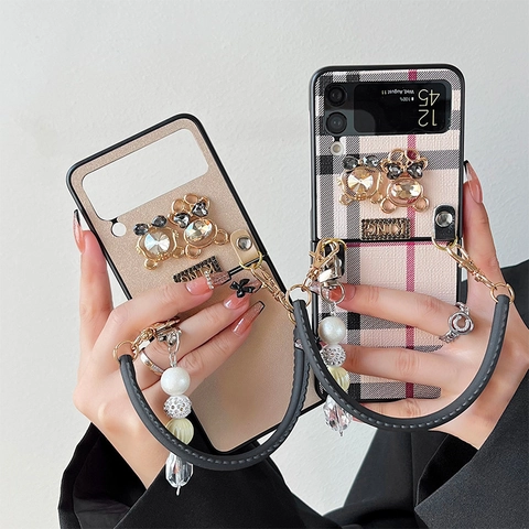 Funda Plegable Para Teléfono De Cuero Sintético A Cuadros Con Oso De Diamantes Y Cadena De Perlas Artificiales Estilo Bolso
