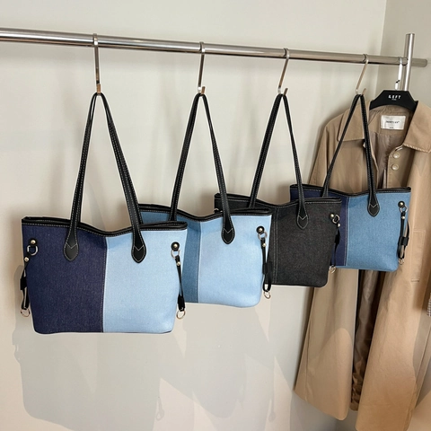 Koreaanse Niche Design Denim Patchwork Tote Bag Voor Vrouwen Mode Contraststiksel Schoudertas Grote Capaciteit Dagelijkse Commuter Handtas