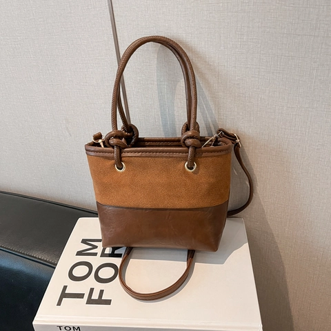Vintage Kontrast PU Leder Eimertasche Für Damen Mode Leichte Schulter Umhängetasche Mit Plüschbär Anhänger Retro Minimalistische Handtasche