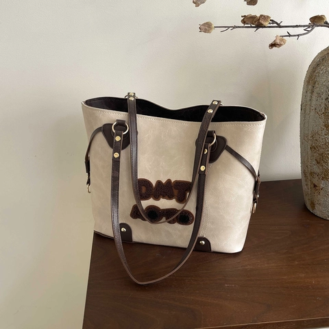 Vintage PU Leder Große Kapazität Tote Bag Für Damen Retro Buchstaben Patch Schultertasche Mode Pendler Handtasche