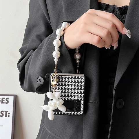 Funda Para Teléfono Plegable Con Estampado De Pata De Gallo Cadena De Perlas Artificiales Y Colgante De Perro Globo Lujo