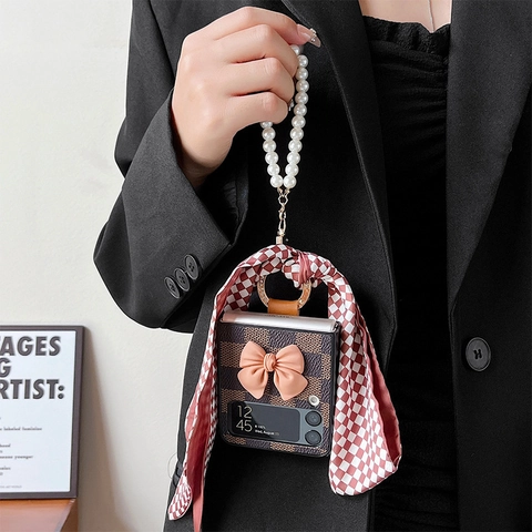 Retro Checkered Folding Phone Case For Samsung Galaxy Z Flip PC PU Leather With Artificial Pearl Handle Satin Scarf Bow Decor