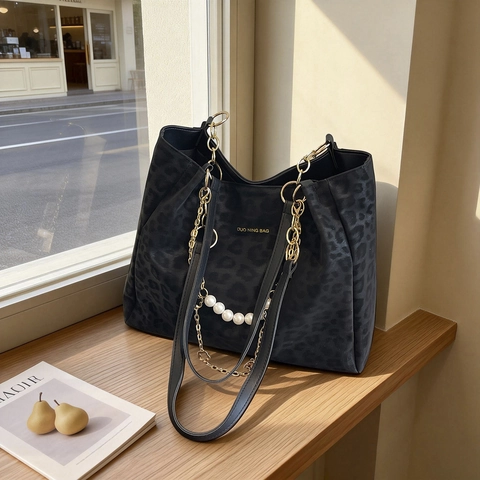 Leopard Print Tote Bag Large Capacity PU Leather Shoulder Handbag With Artificial Pearl Metal Chain Decoration Retro Elegant Women